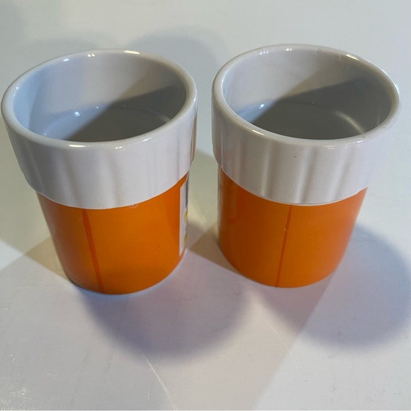 2 Novelty shot glasses “prescription bottle” GUC, Big Mouth Toys co. - Picture 7 of 7